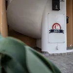 לינה וארוחת בוקר Caravello 3*